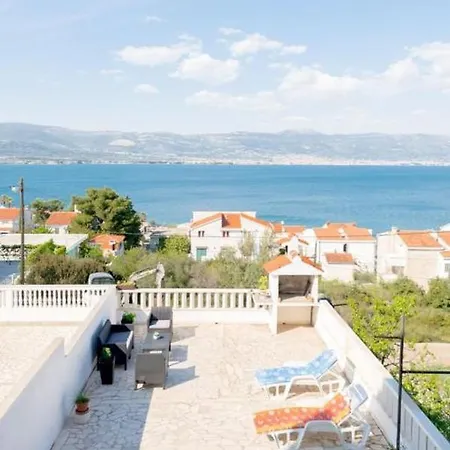 In Arbanija Mit Meerblick, Balkon, Klimaanlage, W-lan 5137-2