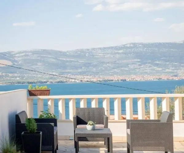 Appartement In Arbanija Mit Meerblick, Balkon, Klimaanlage, W-lan 5137-2 *