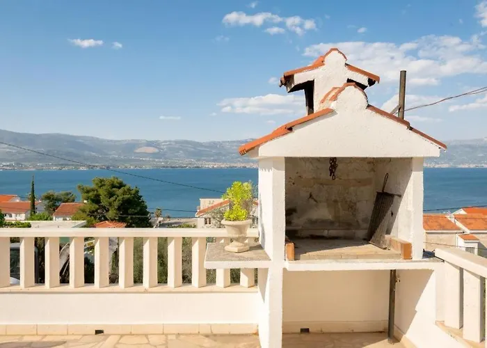 In Arbanija Mit Meerblick, Balkon, Klimaanlage, W-lan 5137-2 Appartement