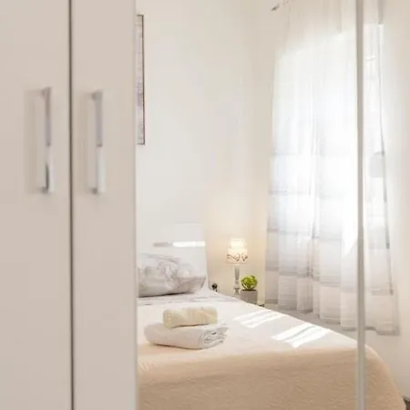 In Arbanija Mit Meerblick, Balkon, Klimaanlage, W-lan 5137-2 公寓 特罗吉尔