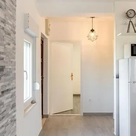公寓 In Arbanija Mit Meerblick, Balkon, Klimaanlage, W-lan 5137-2 特罗吉尔