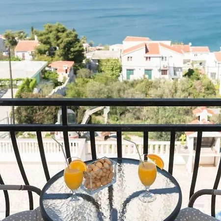 In Arbanija Mit Meerblick, Balkon, Klimaanlage, W-lan 5137-2 公寓 特罗吉尔